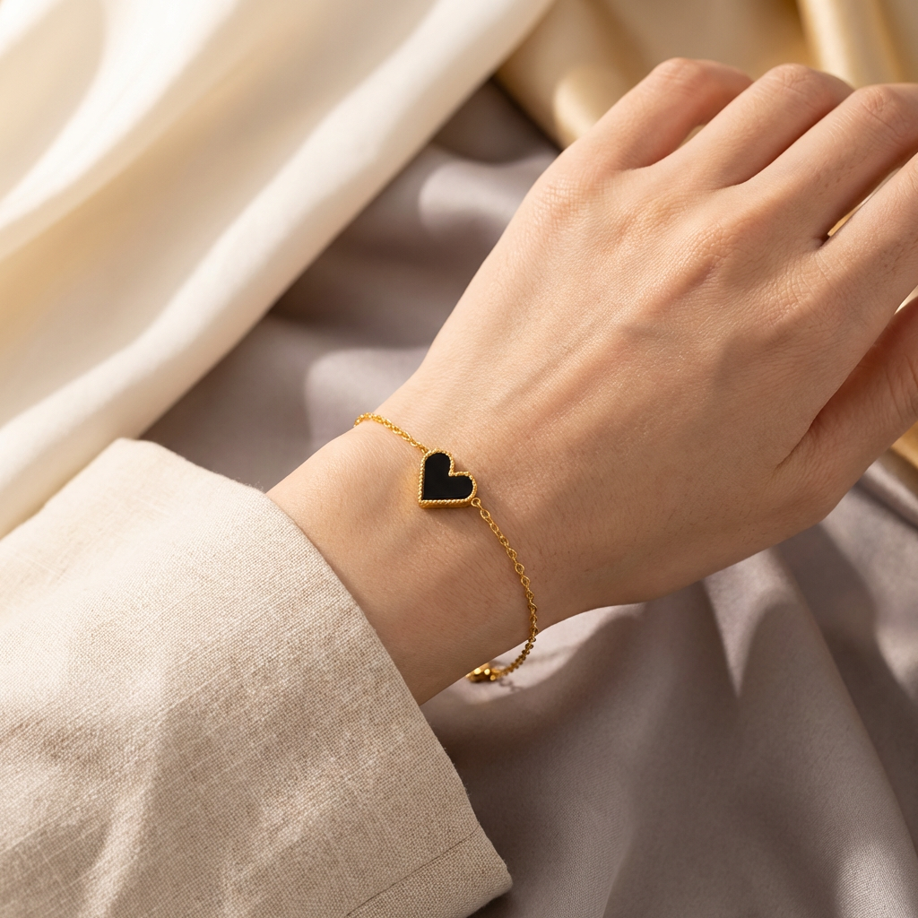 Nyx Black Heart Bracelet - view 2