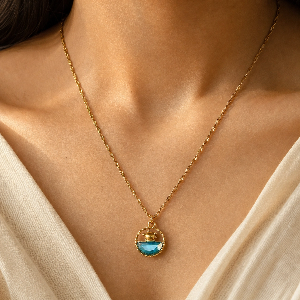 Nami Turtle Pendant Necklace